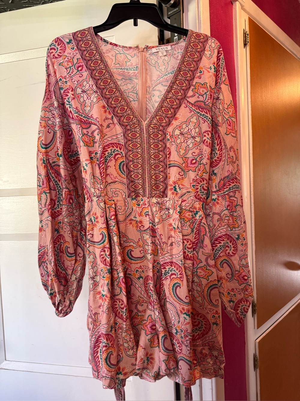 VENUS Pink Paisley V-Neck Jumper